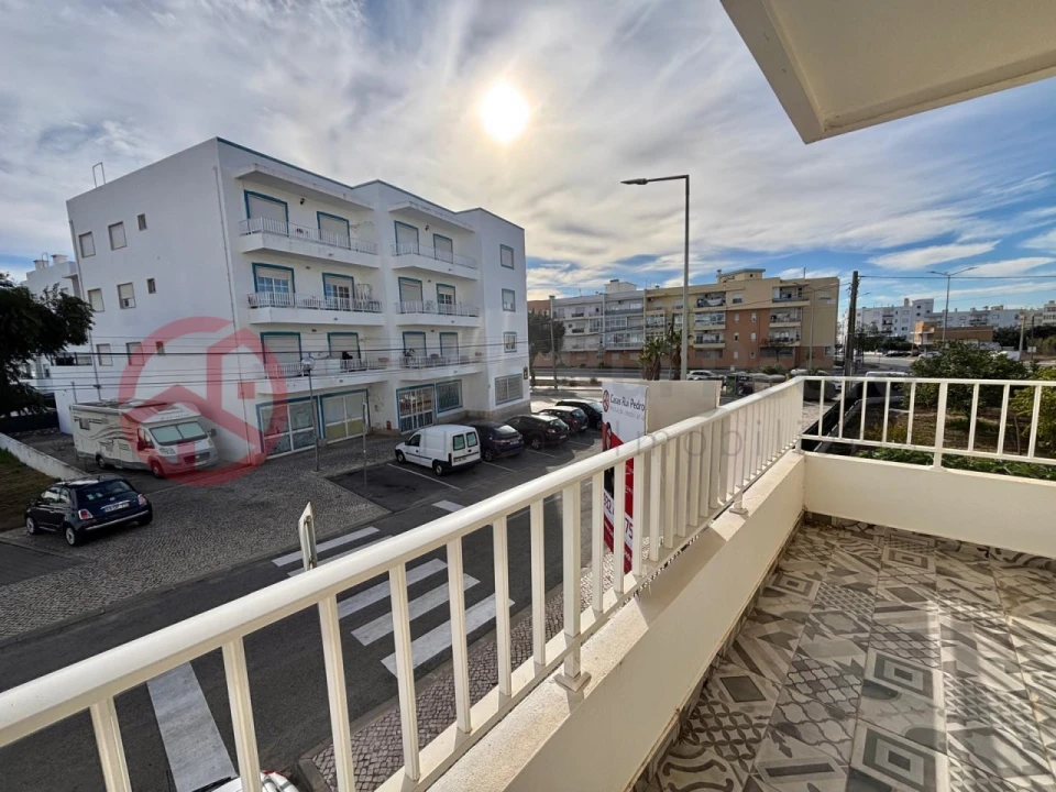 Apartamento T3 para Venda em Quelfes Foto 8