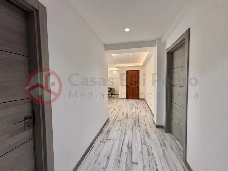 Apartamento T3 para Venda em Quelfes Foto 10