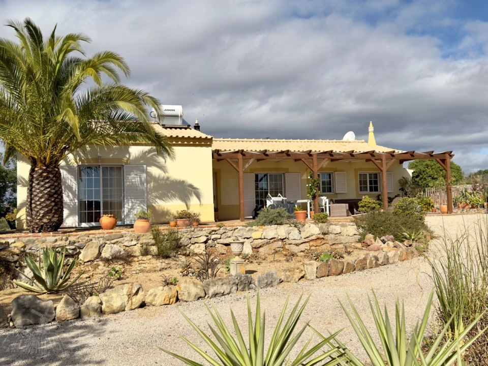 Moradia T2 para Venda em Santa Catarina da Fonte do Bispo Foto 1