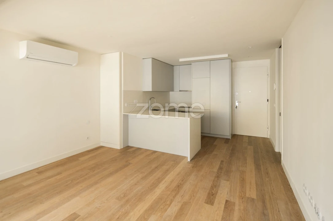 Apartamento T1 para Venda em Santo António Foto 10