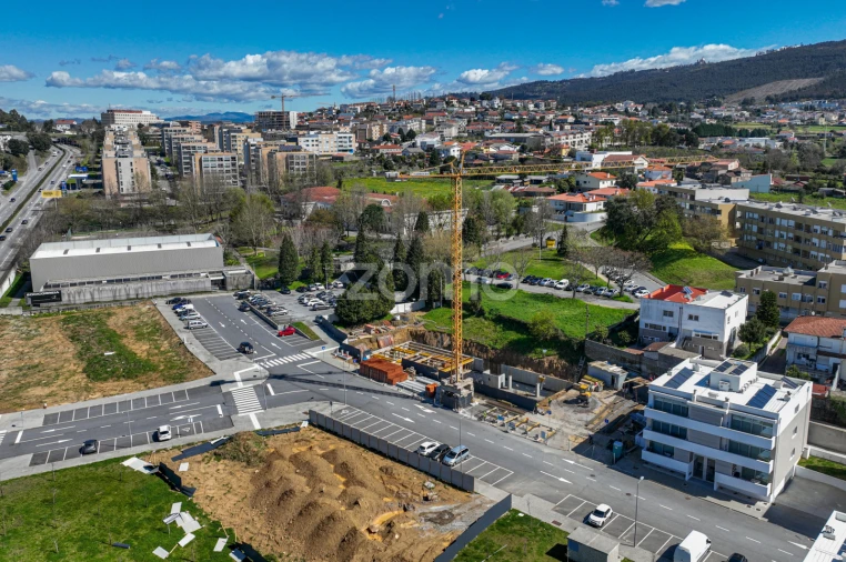 Apartamento T2 para Venda em Nogueira, Fraião e Lamaçães Foto 11