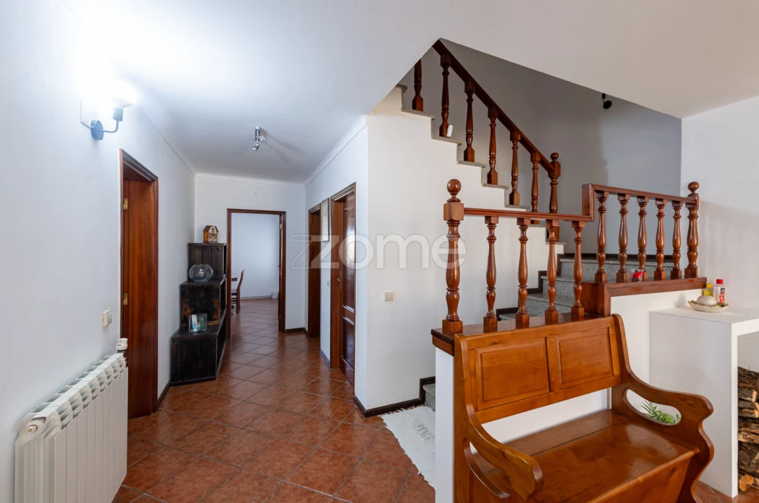 Moradia T4 para Venda em Travassô e Óis da Ribeira Foto 9