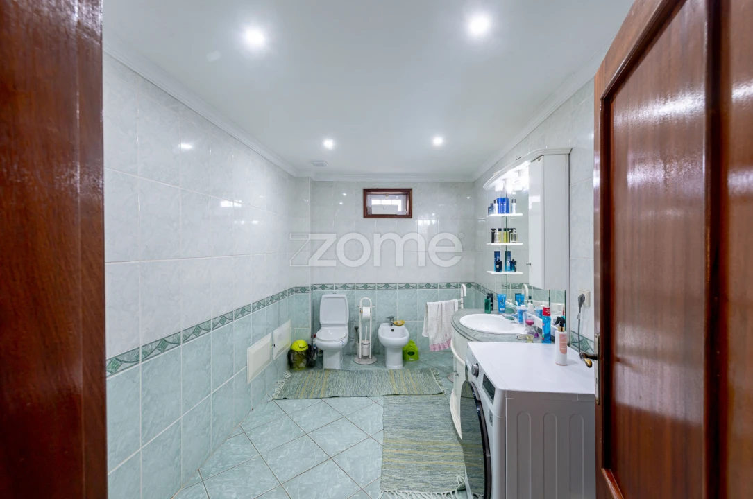 Moradia T4 para Venda em Travassô e Óis da Ribeira Foto 10