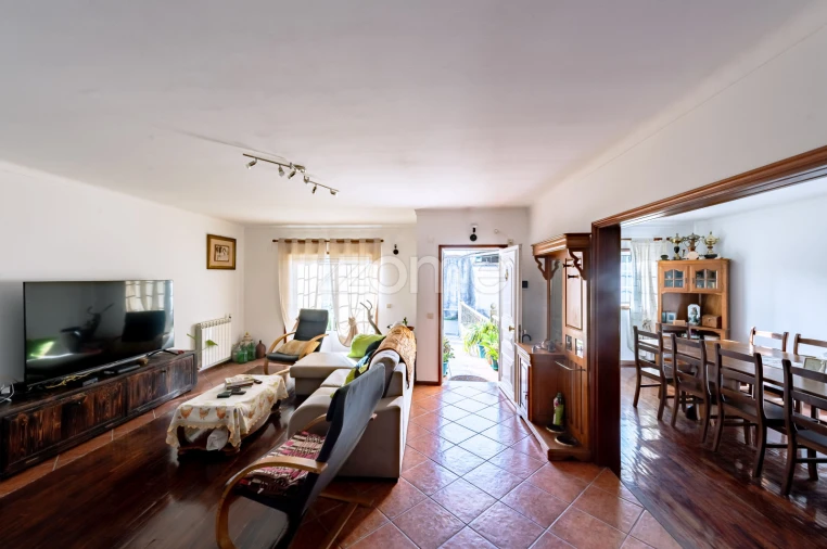 Moradia T4 para Venda em Travassô e Óis da Ribeira Foto 4