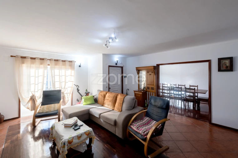 Moradia T4 para Venda em Travassô e Óis da Ribeira Foto 5