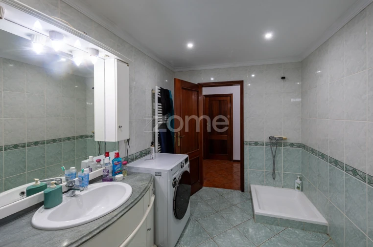 Moradia T4 para Venda em Travassô e Óis da Ribeira Foto 12