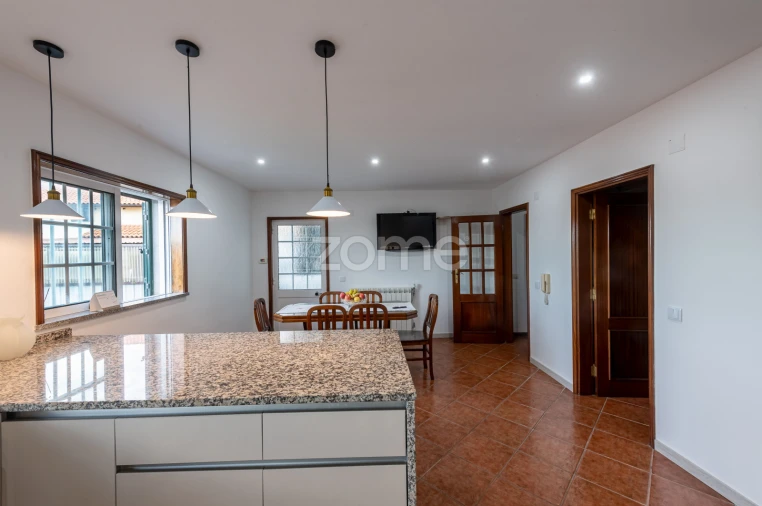 Moradia T4 para Venda em Travassô e Óis da Ribeira Foto 17