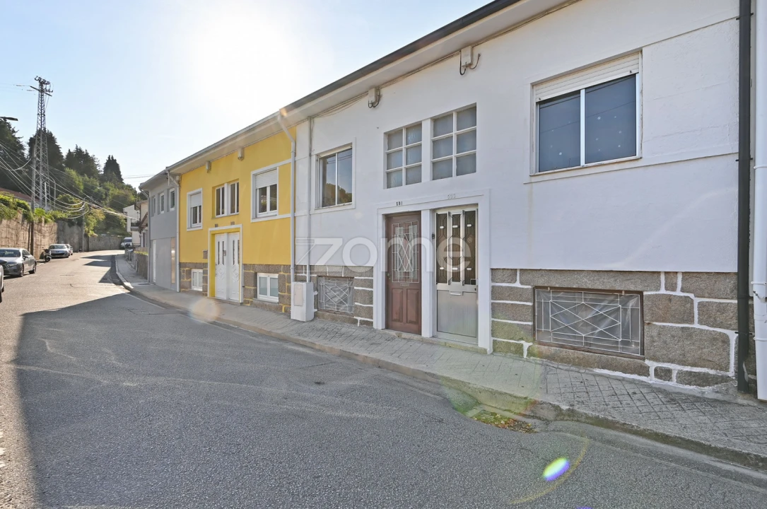 Moradia T4 para Venda em Mafamude e Vilar do Paraíso Foto 1