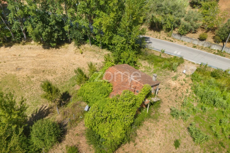 Moradia T2 para Venda em Santiago e São Simão de Litém e Albergaria dos Doze Foto 8