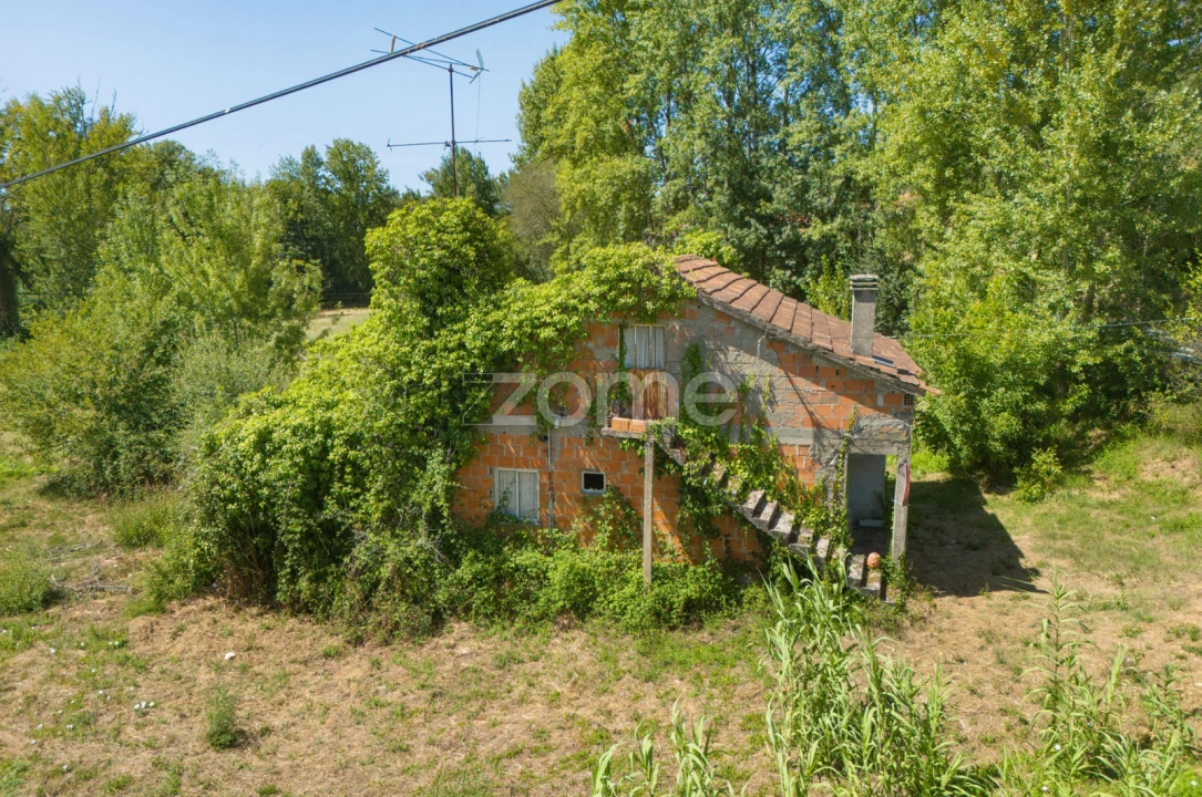 Moradia T2 para Venda em Santiago e São Simão de Litém e Albergaria dos Doze Foto 5