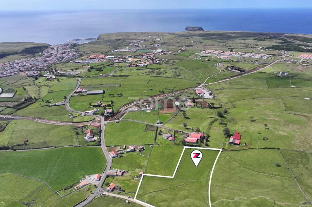 Terreno para Venda em Vila do Porto Foto 1