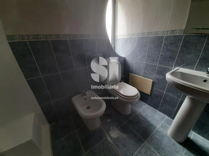 Moradia T4 para Venda em Eiras e São Paulo de Frades Foto 18