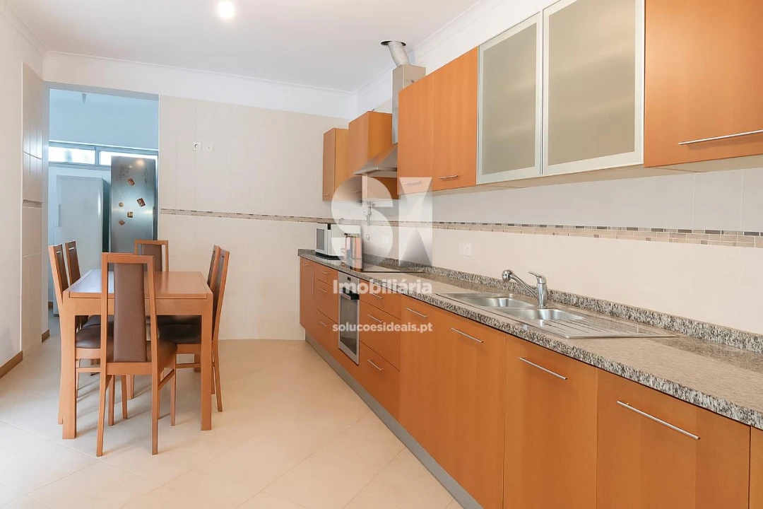 Moradia T4 para Venda em Eiras e São Paulo de Frades Foto 7