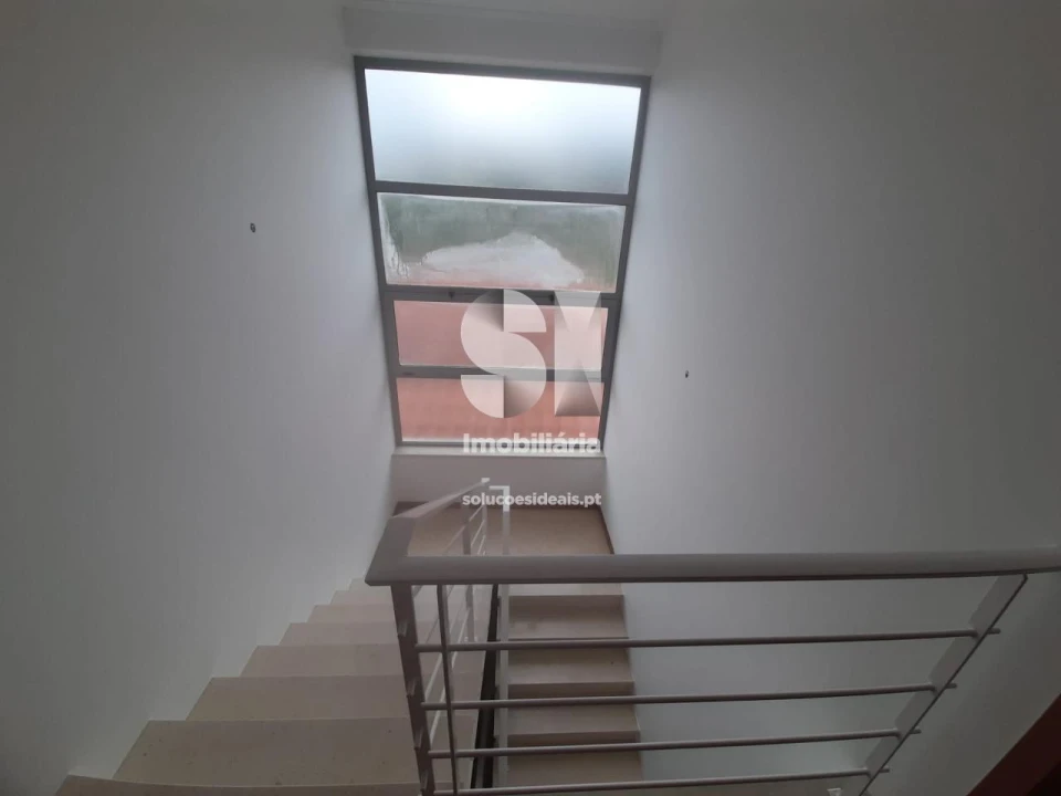 Moradia T4 para Venda em Eiras e São Paulo de Frades Foto 9