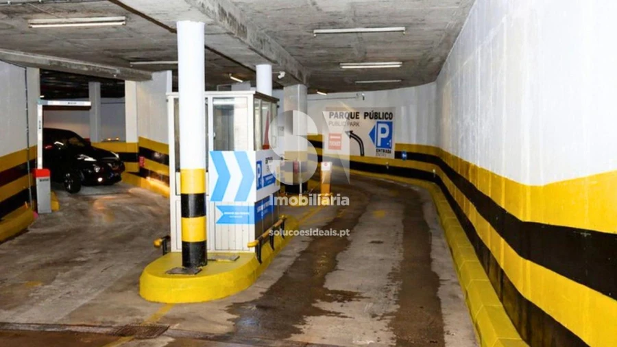 Garagem para Venda em Sé Nova, Santa Cruz, Almedina e São Bartolomeu Foto 3