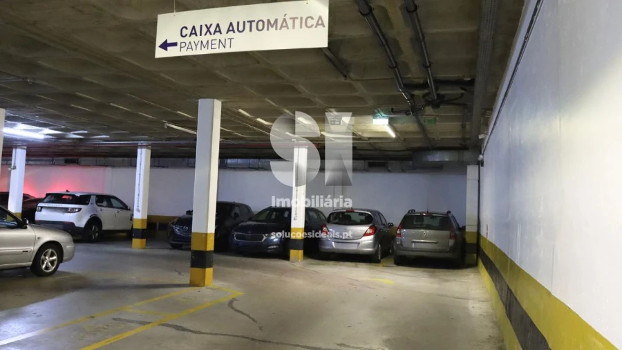 Garagem para Venda em Sé Nova, Santa Cruz, Almedina e São Bartolomeu Foto 5