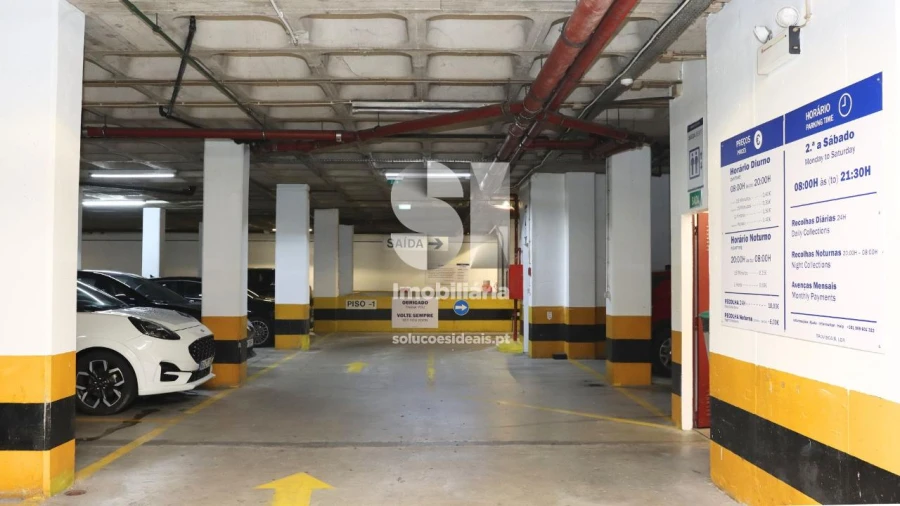 Garagem para Venda em Sé Nova, Santa Cruz, Almedina e São Bartolomeu Foto 6