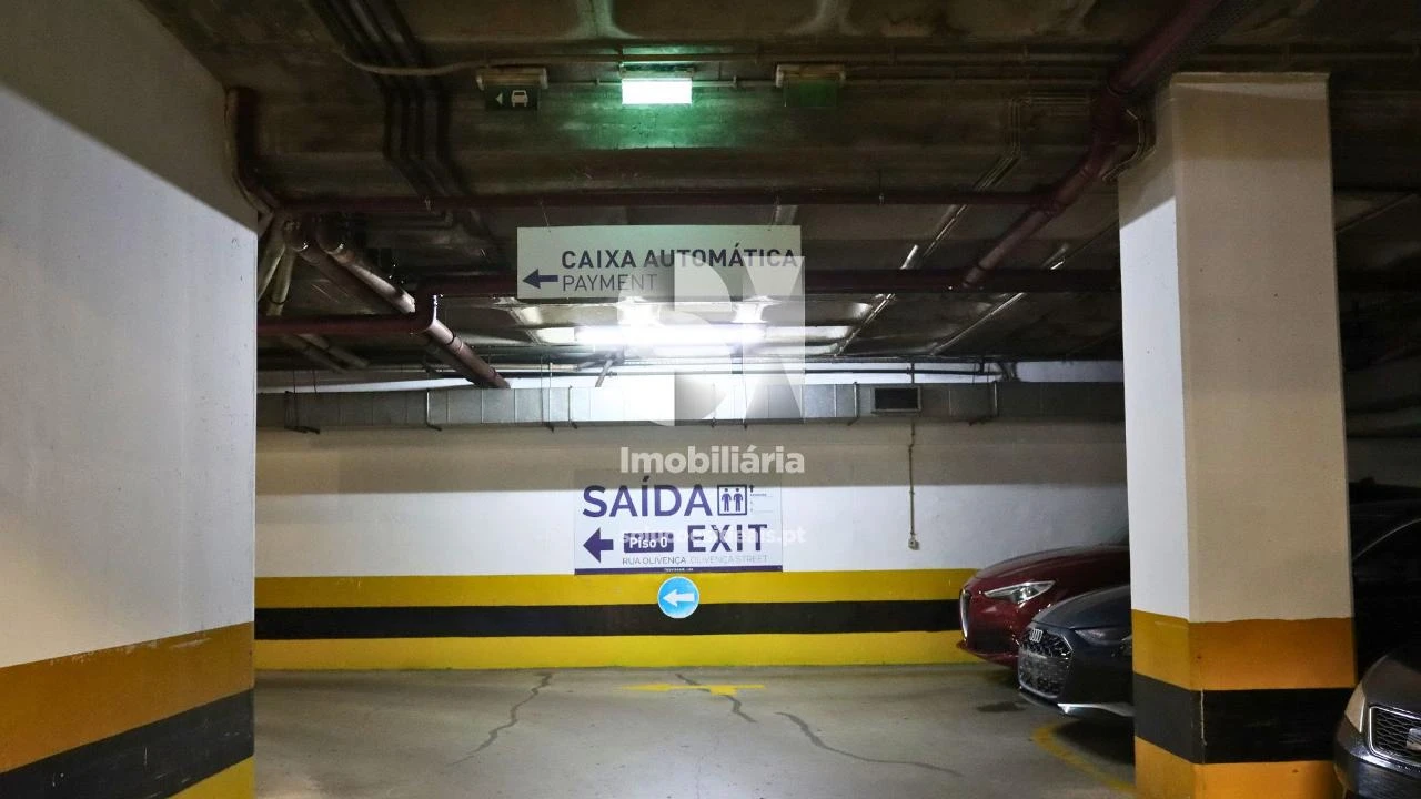 Garagem para Venda em Sé Nova, Santa Cruz, Almedina e São Bartolomeu Foto 7