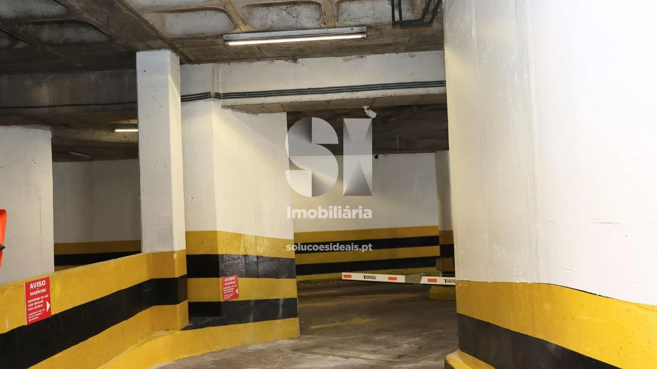 Garagem para Venda em Sé Nova, Santa Cruz, Almedina e São Bartolomeu Foto 8