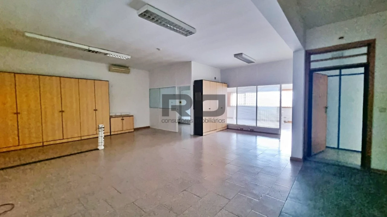 Escritório para Arrendamento em Castêlo da Maia Foto 14