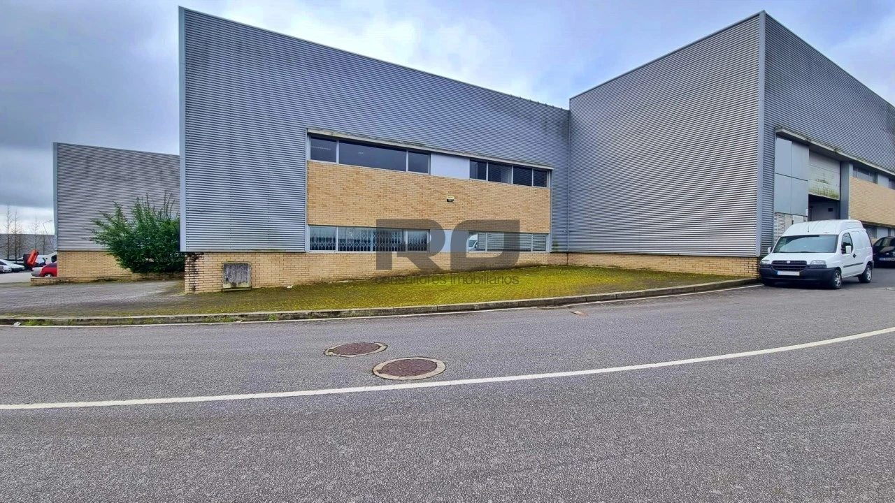 Escritório para Arrendamento em Castêlo da Maia Foto 1