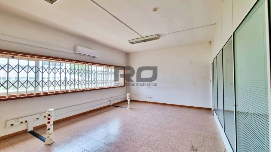 Escritório para Arrendamento em Castêlo da Maia Foto 5