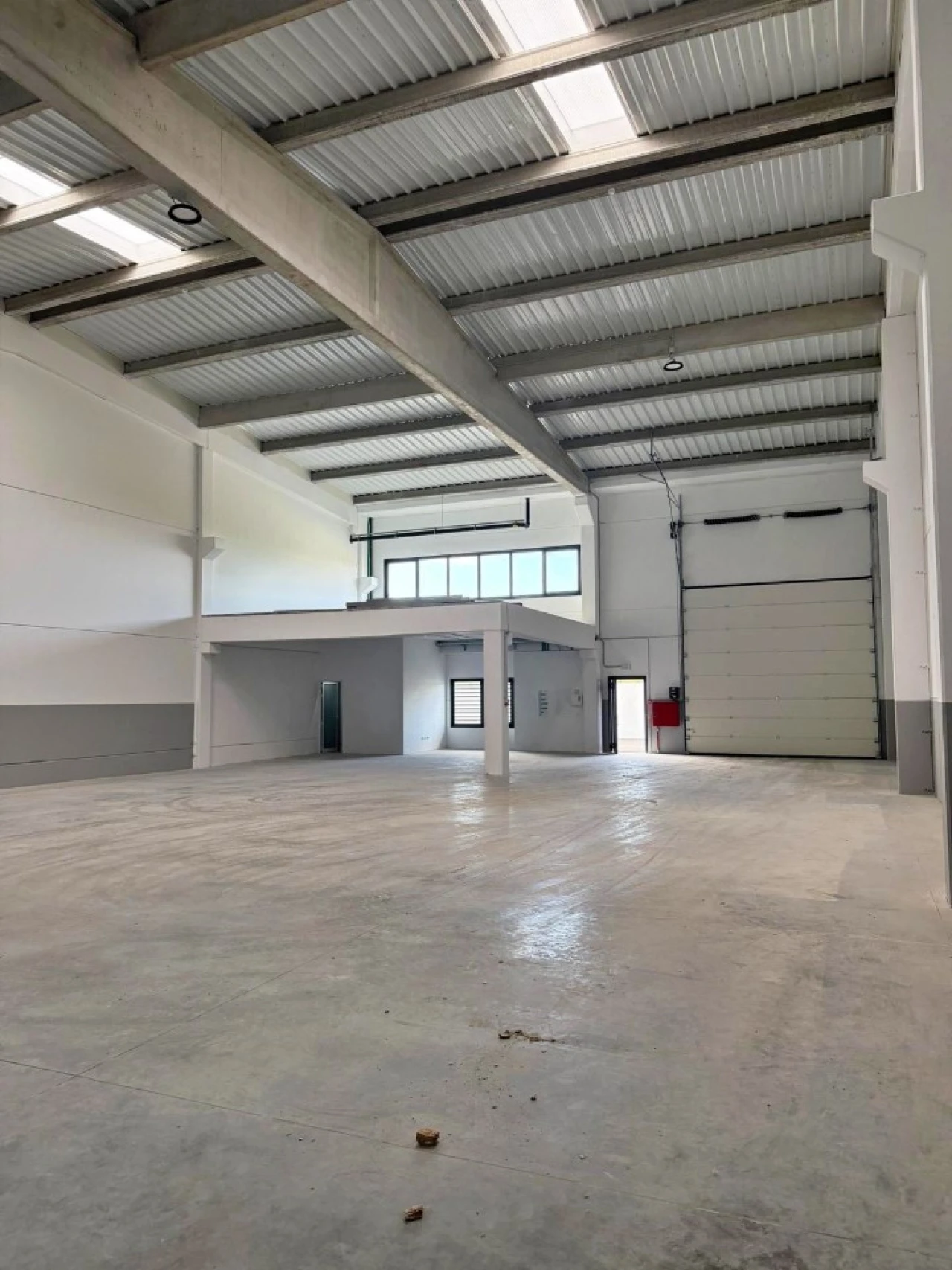 Armazém para Arrendamento em Aver-O-Mar, Amorim e Terroso Foto 2