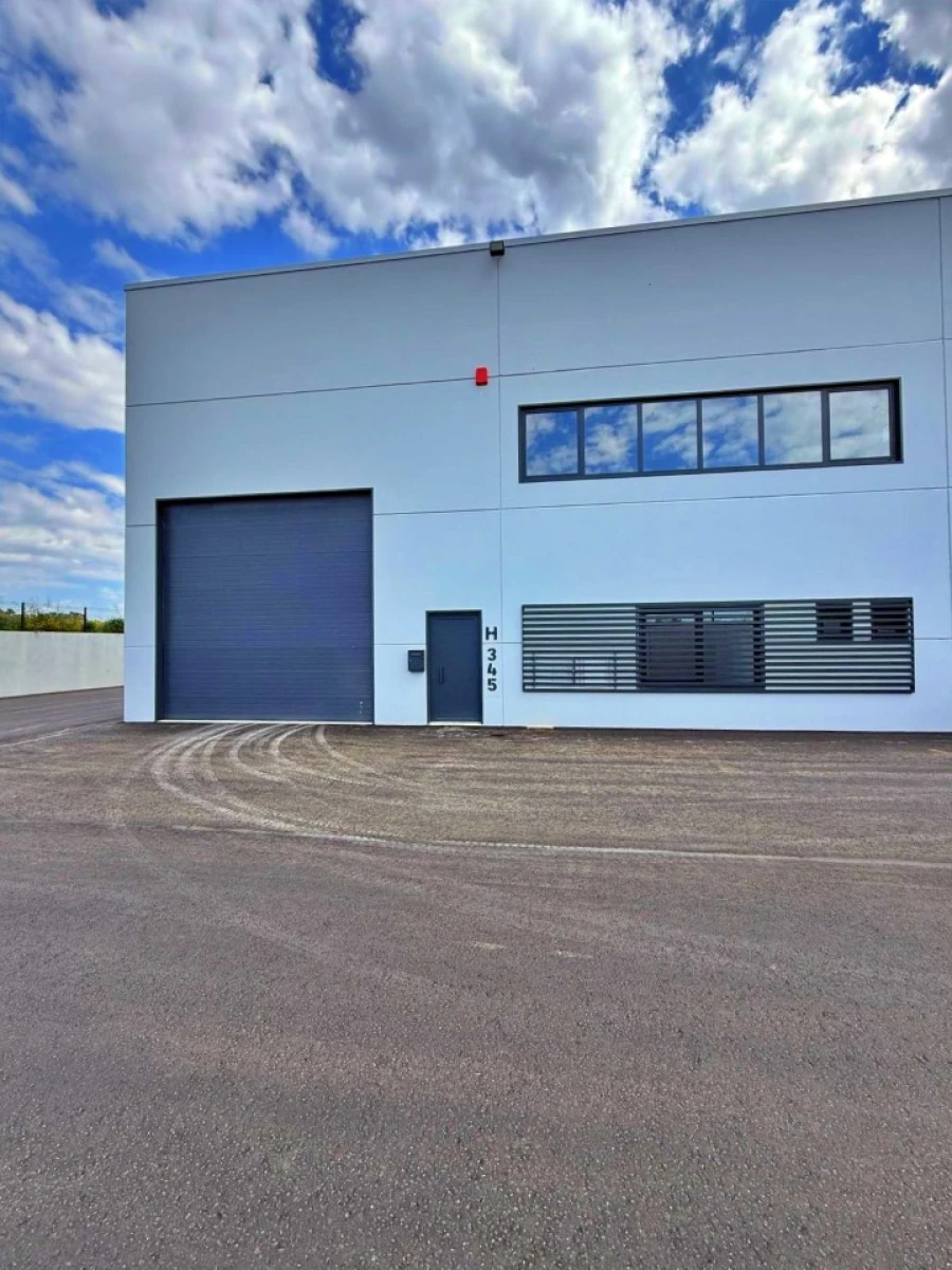 Armazém para Venda em Aver-O-Mar, Amorim e Terroso