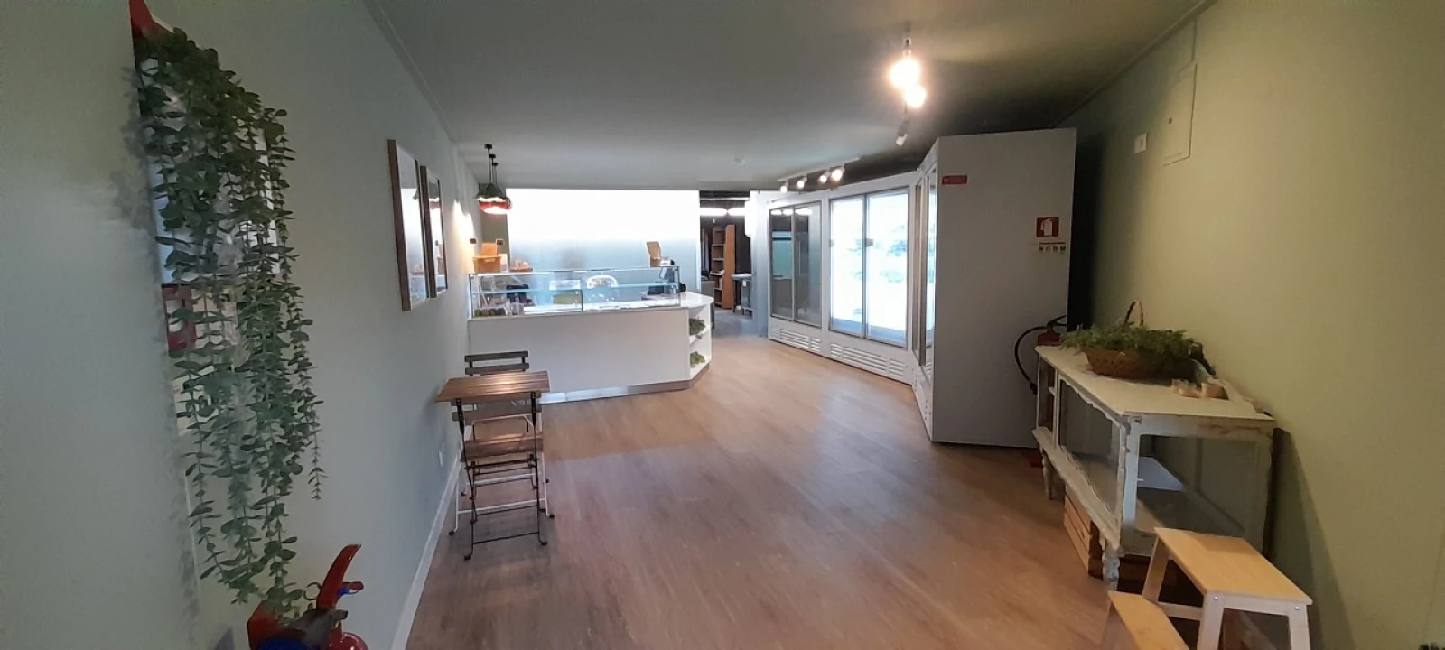 Loja para Arrendamento em Carcavelos e Parede Foto 1