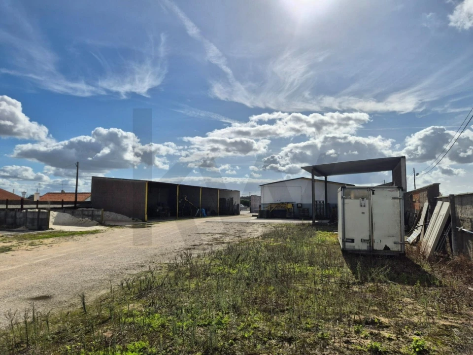 Armazém para Venda em Monte Real e Carvide Foto 1