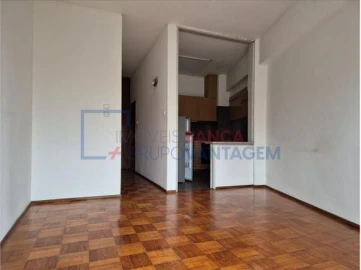 Apartamento T1 para Venda em Paranhos