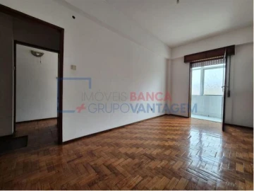 Apartamento T1 para Venda em Paranhos