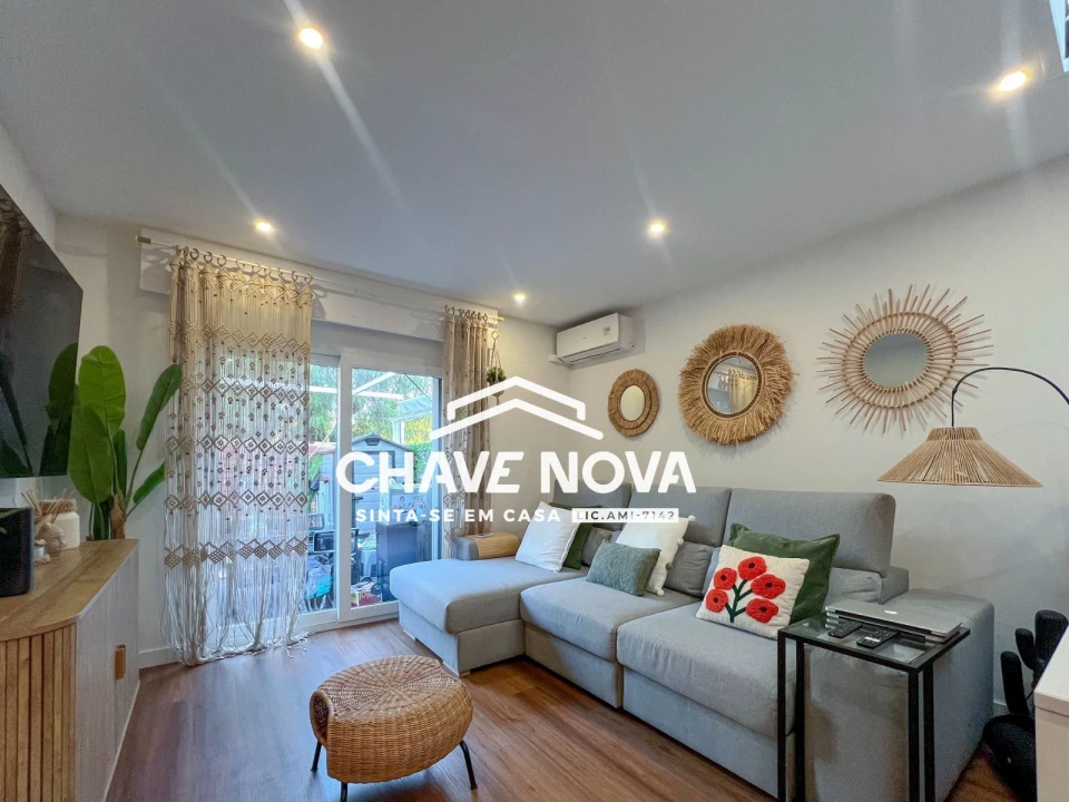 Apartamento T2 para Venda em Quarteira Foto 2