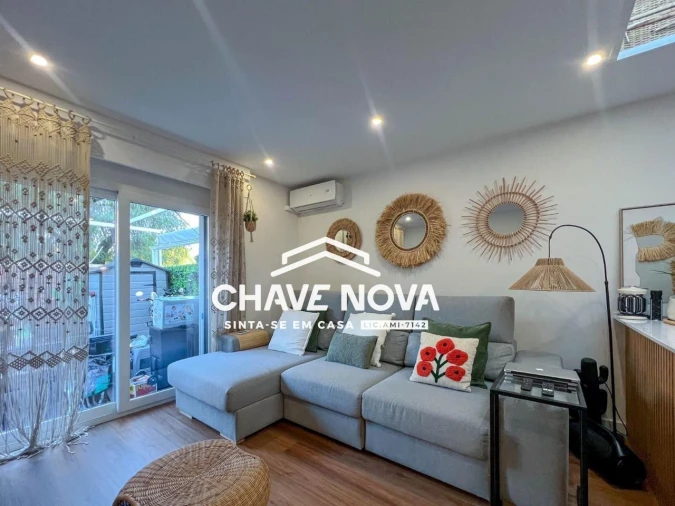 Apartamento T2 para Venda em Quarteira Foto 3