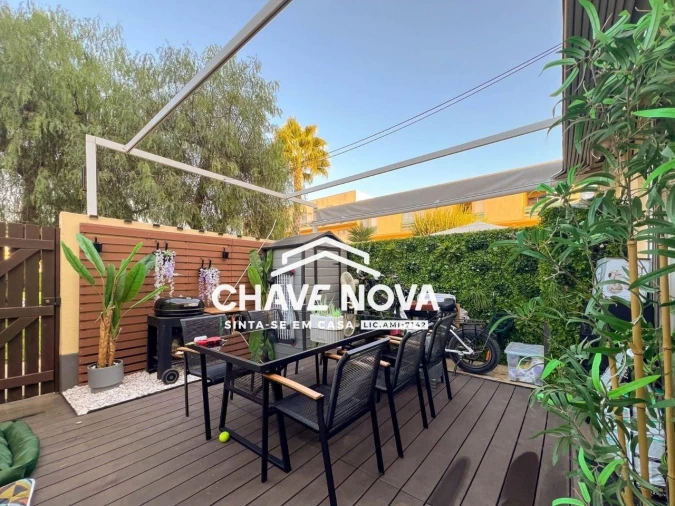 Apartamento T2 para Venda em Quarteira Foto 1