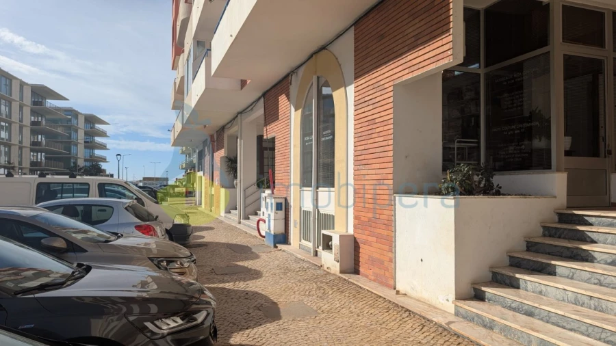 Loja para Venda em Armação de Pera