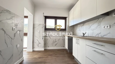 Apartamento T2 para Venda em Sesimbra (Santiago)