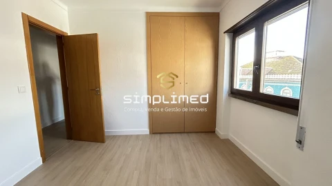 Apartamento T2 para Venda em Sesimbra (Santiago)