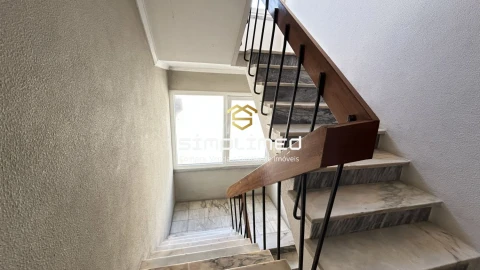 Apartamento T2 para Venda em Sesimbra (Santiago)