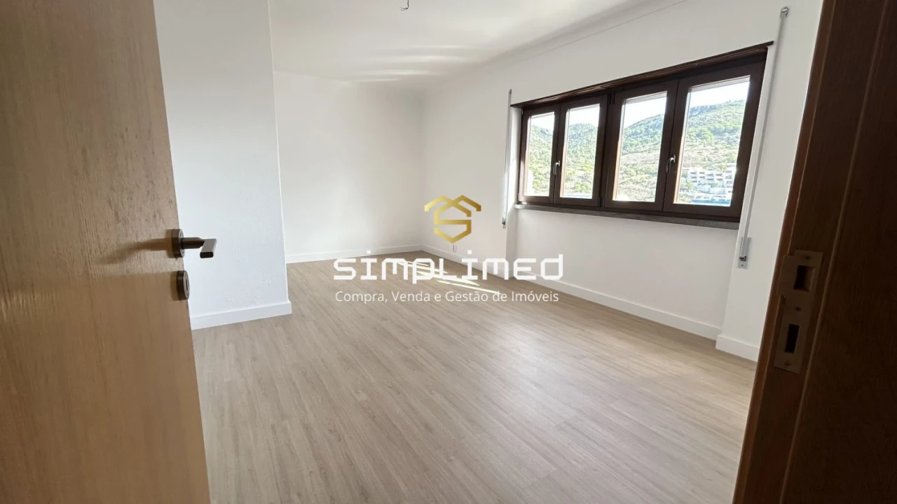 Apartamento T2 para Venda em Sesimbra (Santiago) Foto 9