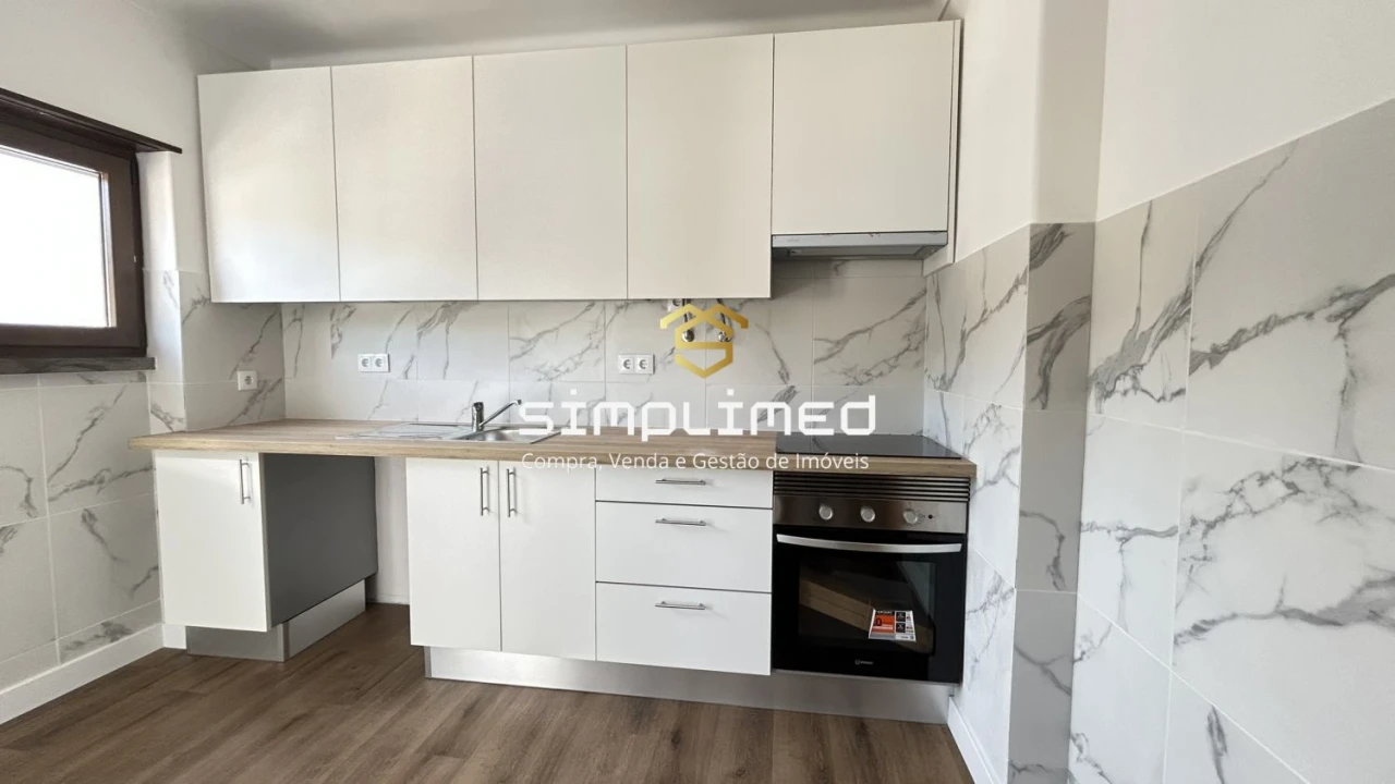 Apartamento T2 para Venda em Sesimbra (Santiago) Foto 2