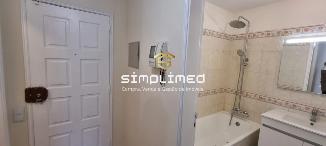 Apartamento T2 para Venda em Algueirão-Mem Martins Foto 12