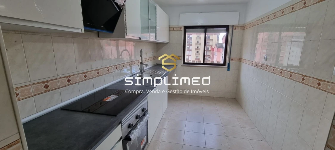 Apartamento T2 para Venda em Algueirão-Mem Martins Foto 2