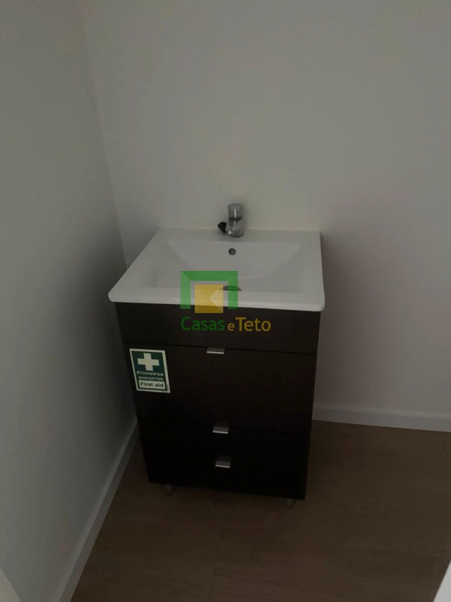 Loja para Arrendamento em Funchal (Se) Foto 5