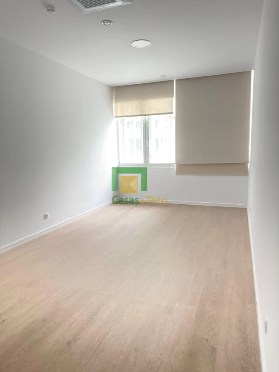 Loja para Venda em Funchal (Se) Foto 17