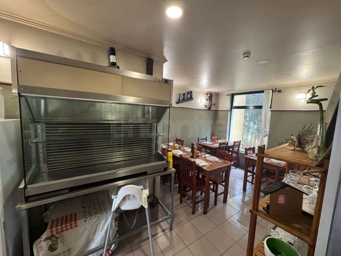 Loja para Trespasse em Algueirão-Mem Martins Foto 2