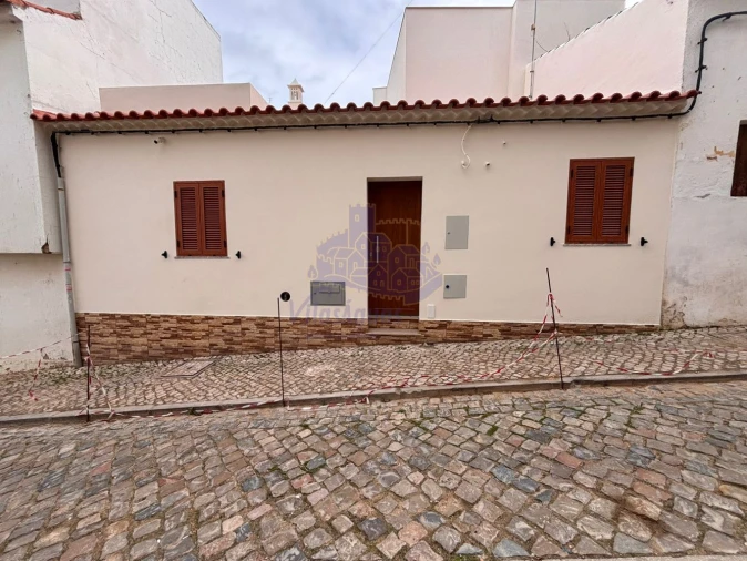 Moradia T1 para Venda em Lagoa e Carvoeiro Foto 1