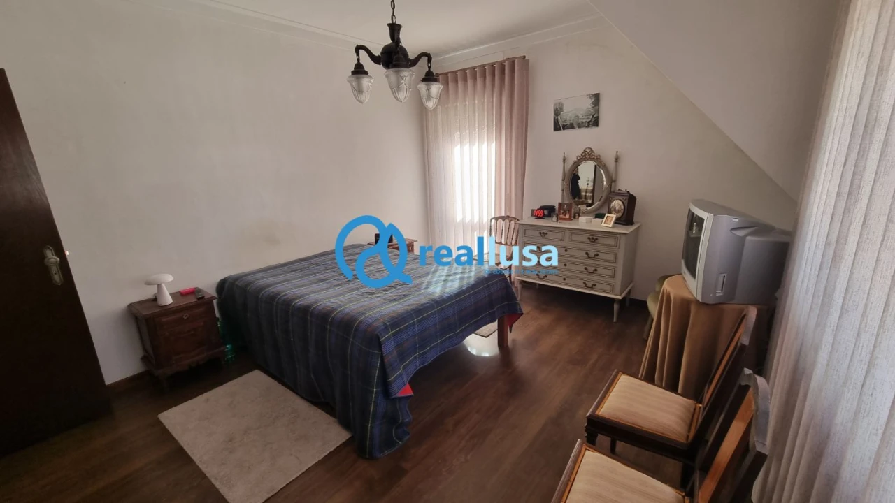 Moradia T6 para Venda em Arcozelo Foto 15