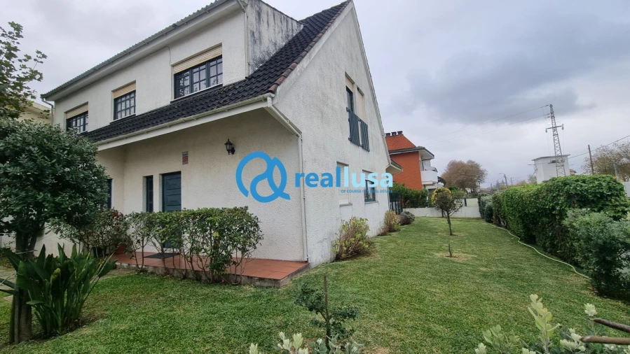 Moradia T6 para Venda em Arcozelo Foto 4