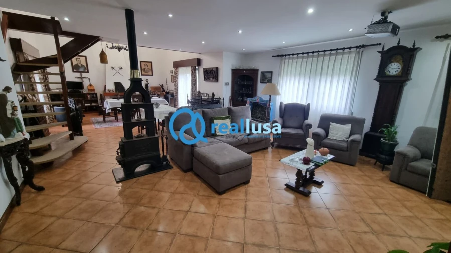 Moradia T6 para Venda em Arcozelo Foto 6